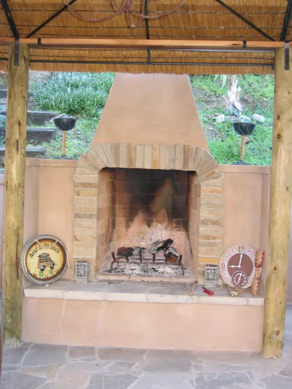 Outdoor fireplace